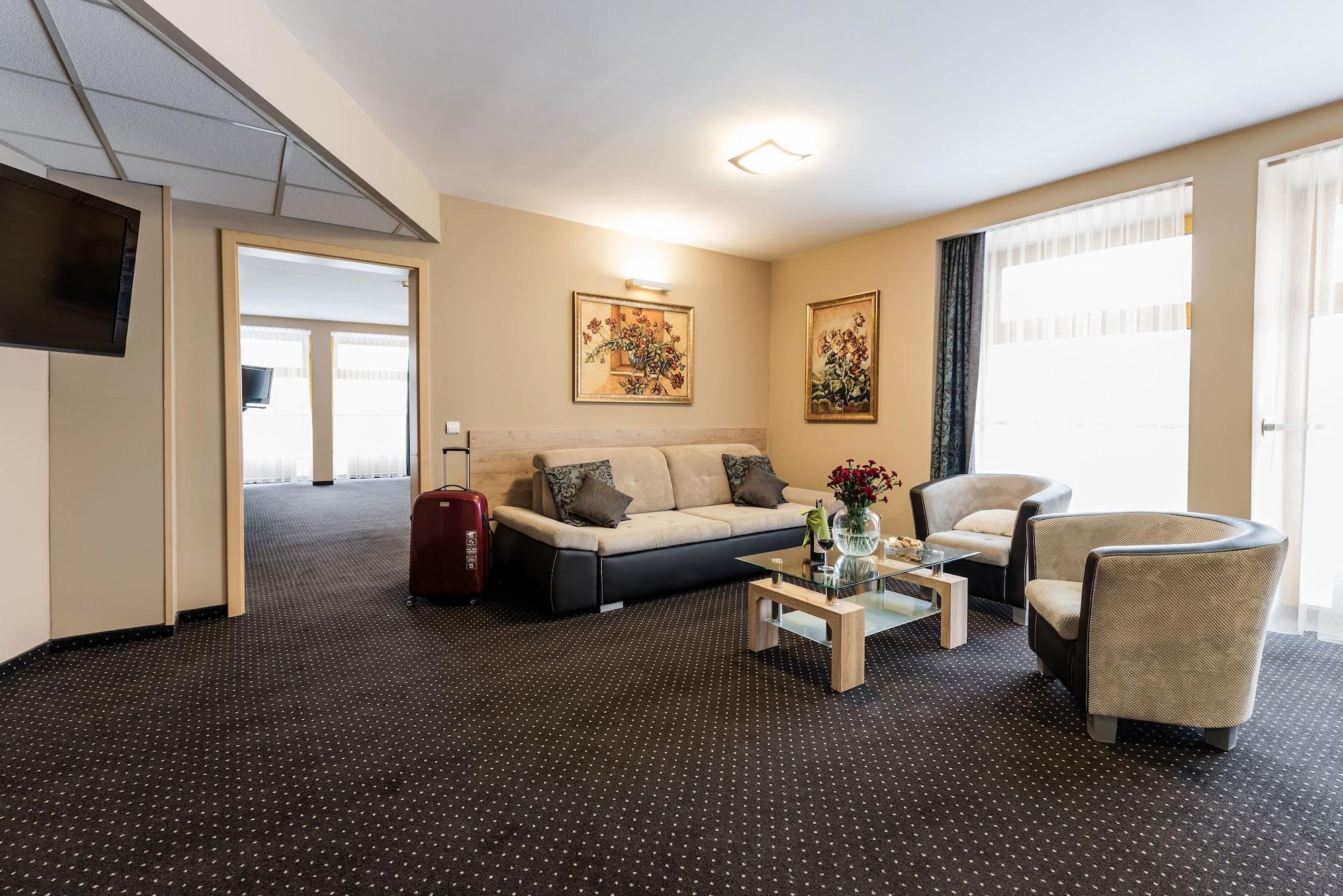 Hotel Wilga Красков Екстериор снимка